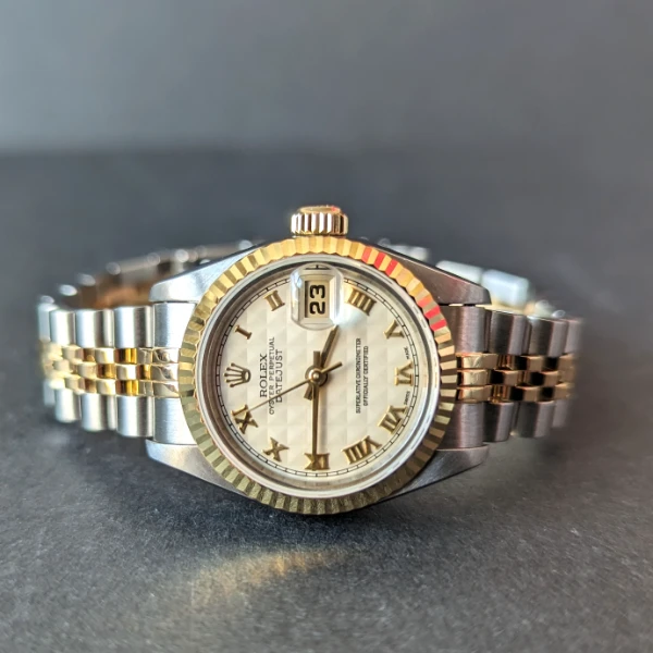 Ivory Pyramid dial DateJust 26mm side