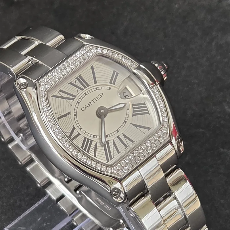 Cartier Roadster ref. 2675, steel dial with luminous hands and black roman numeral markers - dial close-up