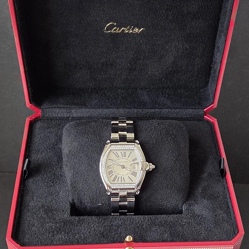 Cartier Roadster ref. 2675, steel dial with luminous hands and black roman numeral markers - side profile