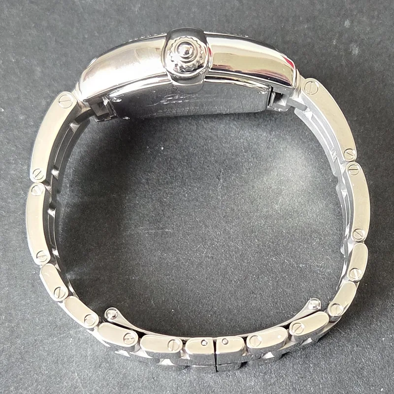 Cartier Roadster ref. 2675, steel dial with luminous hands and black roman numeral markers - clasp