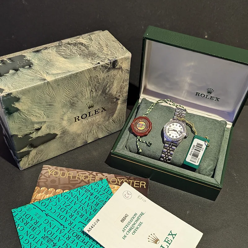 Rolex Oyster Date 26mm ref. 69240, custom diamond hour markers - clasp