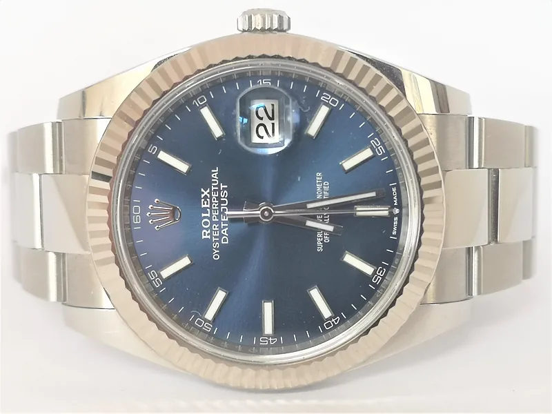 ROLEX DateJust 41mm ref. 126334, blue dial with batons - side profile