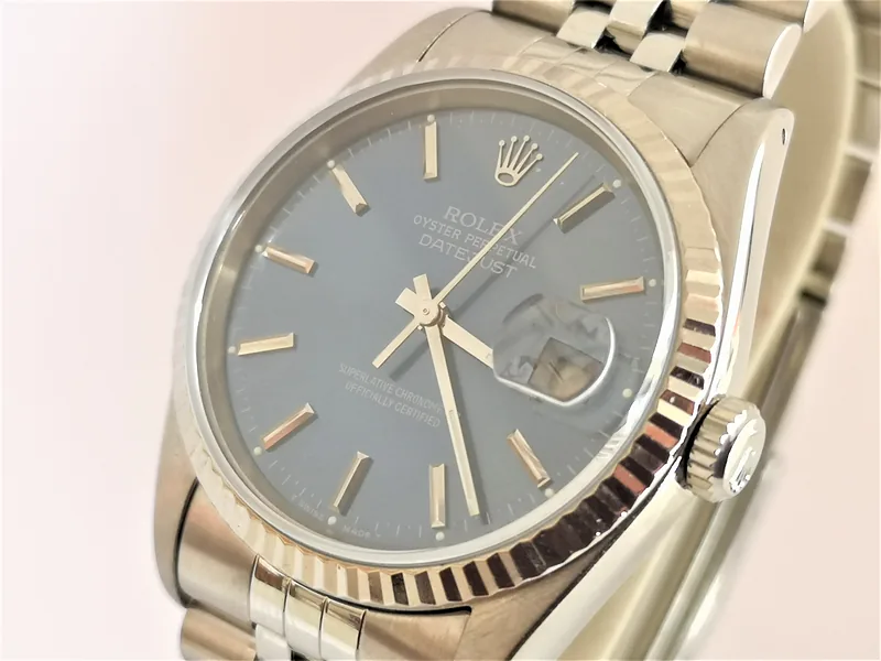 Rolex DateJust 36mm ref. 16220, blue with baton hour markers - dial close-up