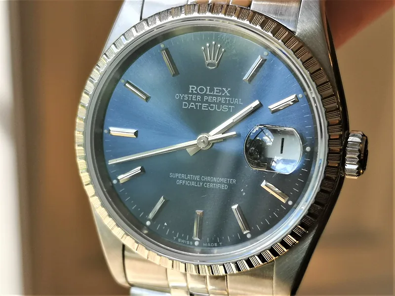 Rolex DateJust 36mm ref. 16220, blue with baton hour markers - clasp