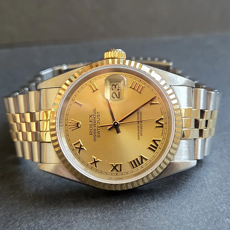 Rolex DateJust 36mm ref. 16233, champagne with gold roman numerals - bracelet