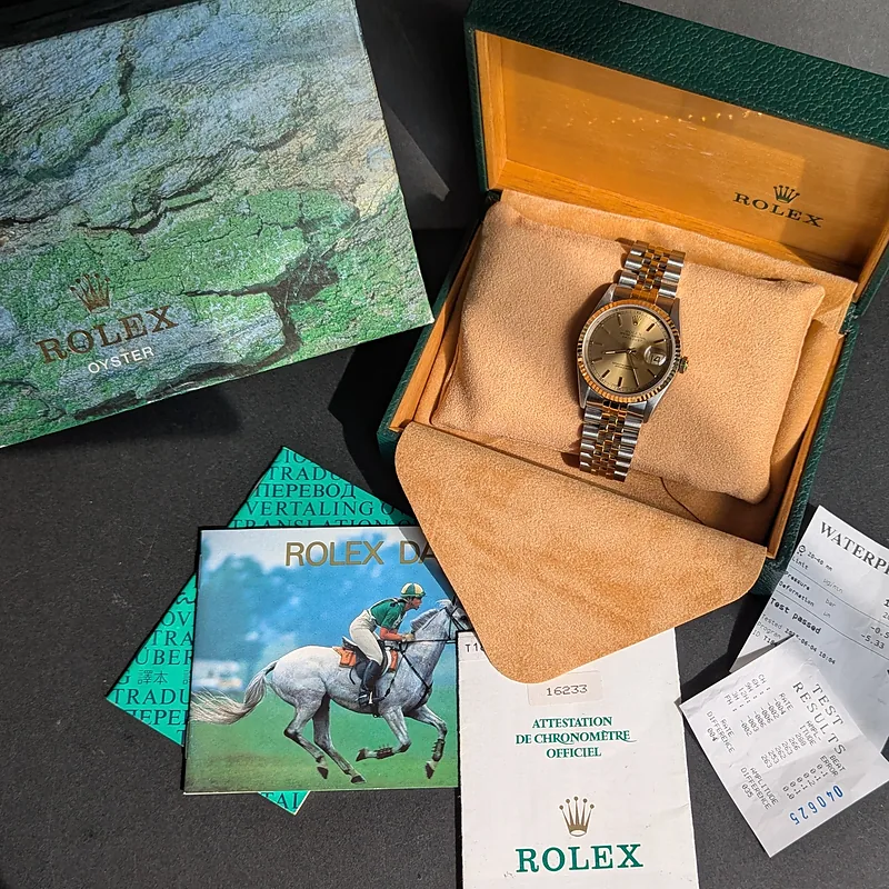 Rolex DateJust 36mm ref. 16233, champagne with gold baton hour markers - crown and case