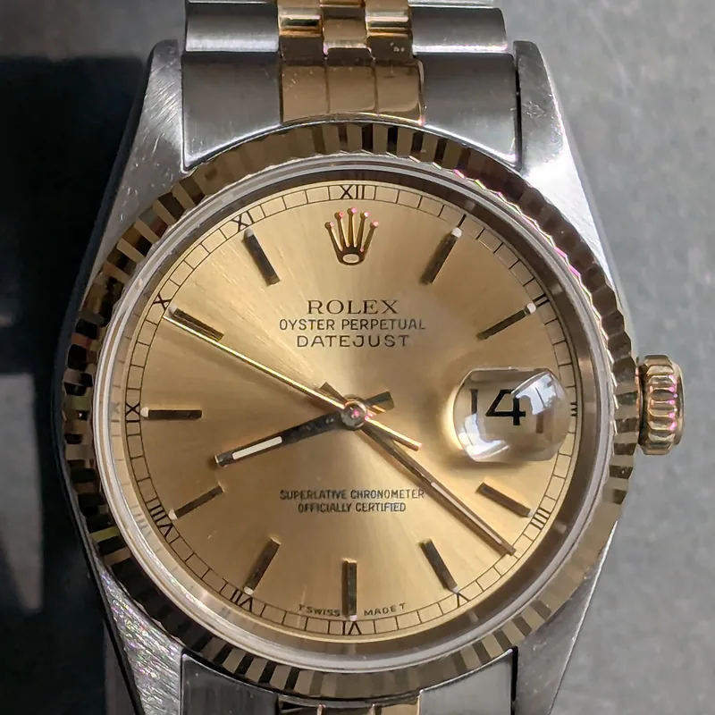 Rolex DateJust 36mm ref. 16233, champagne with gold baton hour markers - additional view