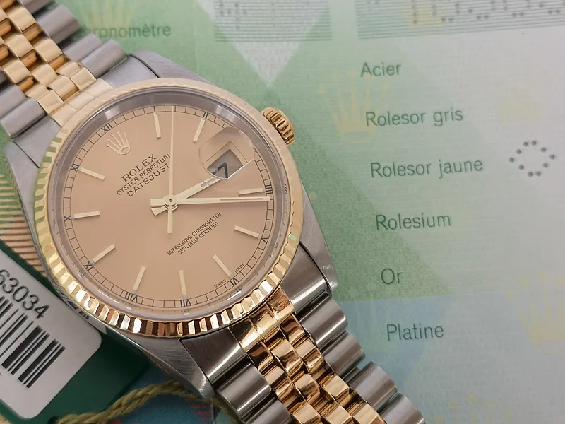 Rolex DateJust 36mm ref. 16233, champagne with gold baton hour markers - bracelet