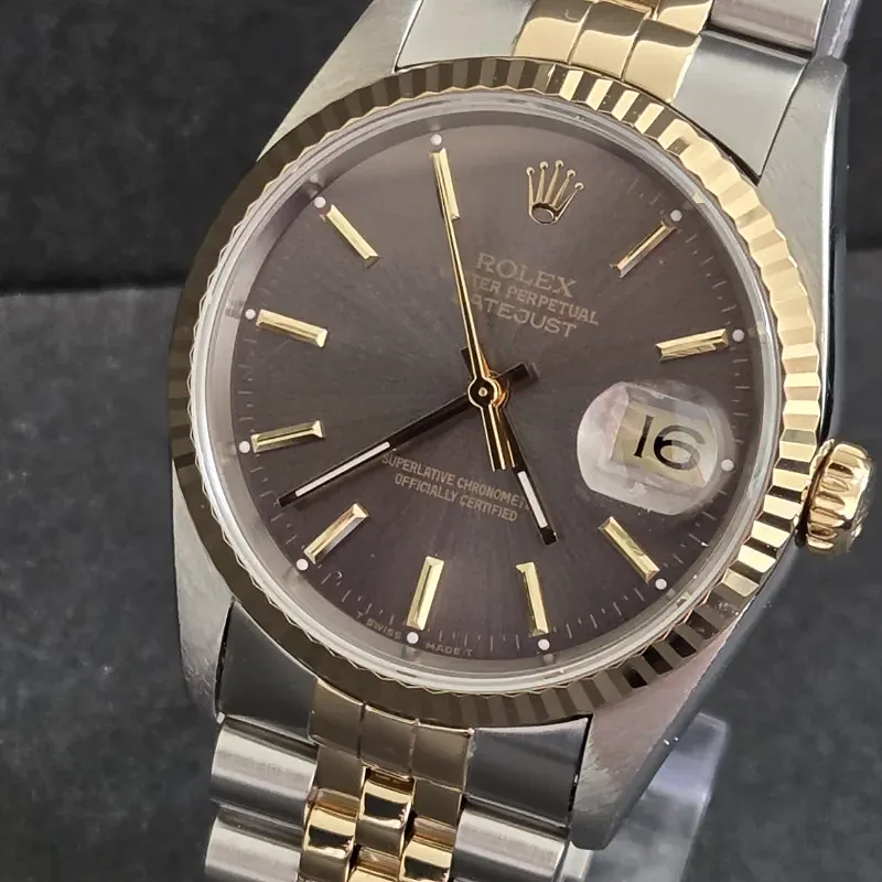 Rolex DateJust 36mm ref. 16233, grey with gold baton hour markers - dial close-up