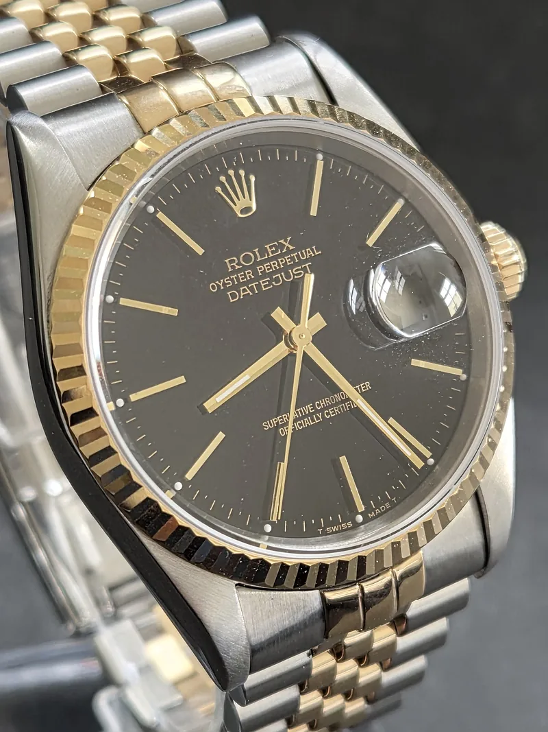 Pre-owned Rolex DateJust 36mm ref. 16233 1997, Black with gold baton hour markers