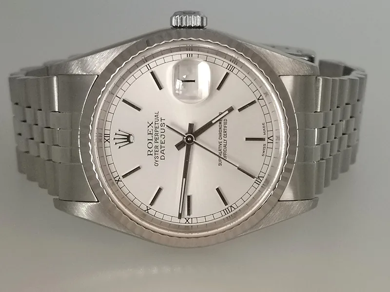 Rolex DateJust 36mm ref. 16234, silver effect with baton hour markers - bracelet