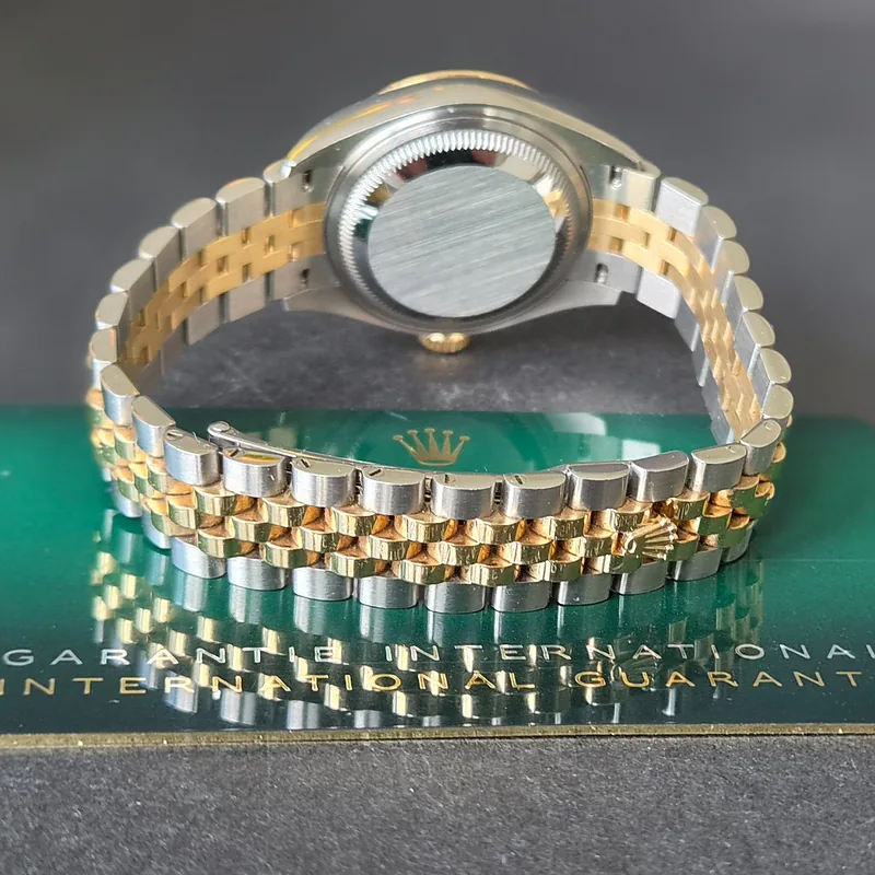 Rolex DateJust 28mm ref. 279173, original silver diamond dot dial - clasp