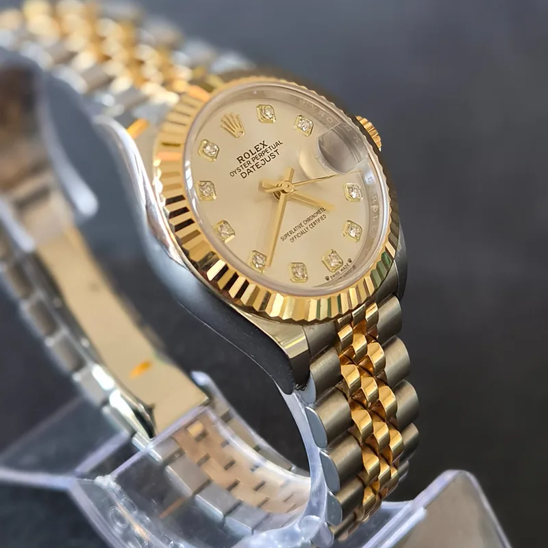 Rolex DateJust 28mm ref. 279173, original silver diamond dot dial - side view