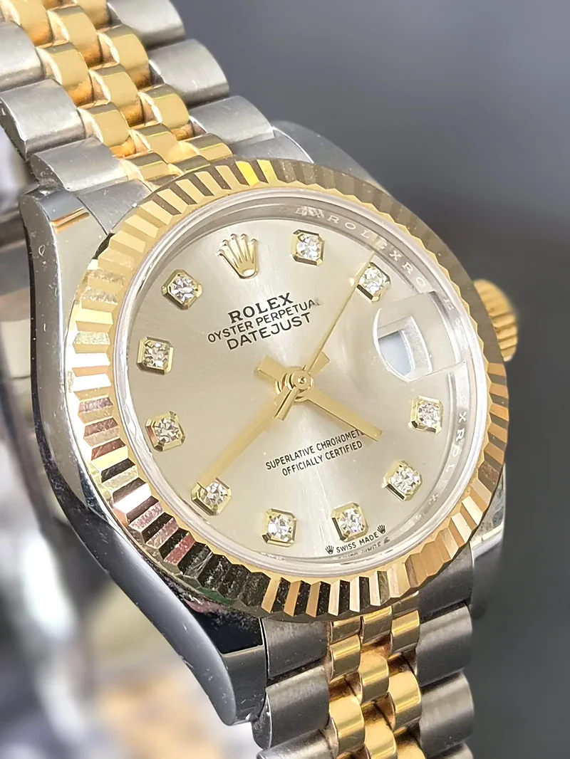 Pre-owned Rolex DateJust 28mm ref. 279173 2024, Original silver diamond dot dial