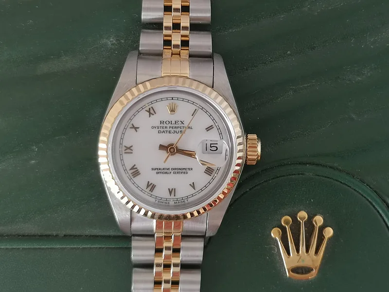 Rolex DateJust 26mm ref. 69173, white dial with roman numerals - clasp