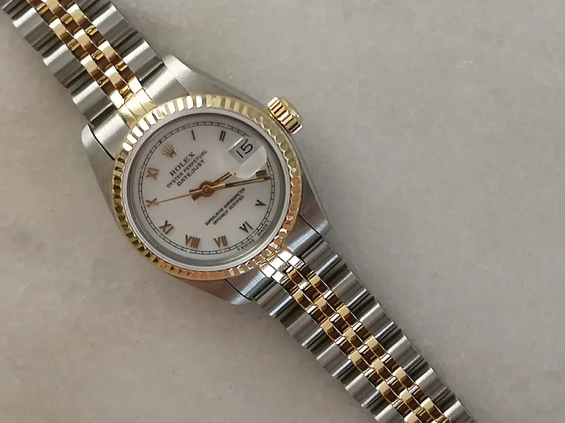 Rolex DateJust 26mm ref. 69173, white dial with roman numerals - crown and case