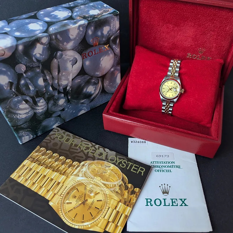Rolex DateJust 26mm ref. 69173, champagne with gold baton hour markers - dial close-up