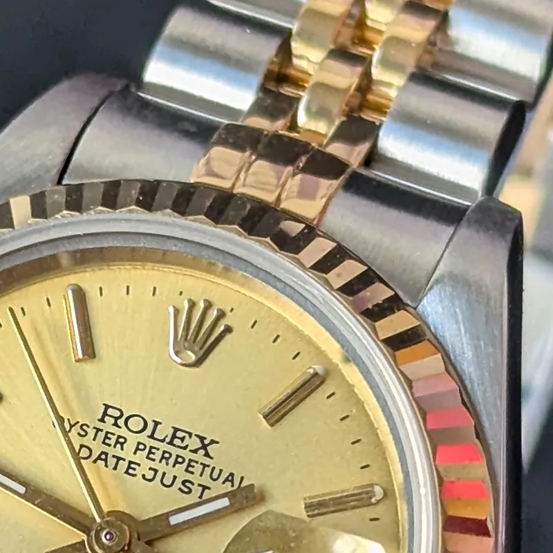 Rolex DateJust 26mm ref. 69173, champagne with gold baton hour markers - clasp