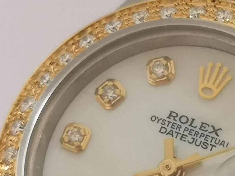 Rolex DateJust 26mm ref. 69173, custom mother of pearl with diamond dots - dial close-up