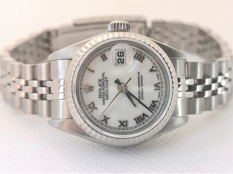 Rolex DateJust 26mm ref. 79174, white with roman numerals - side profile