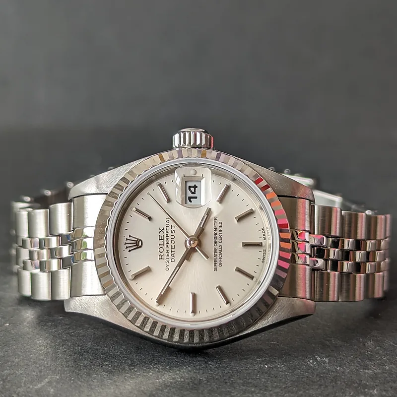 Rolex DateJust 26mm ref. 79174, silver with batons - side profile