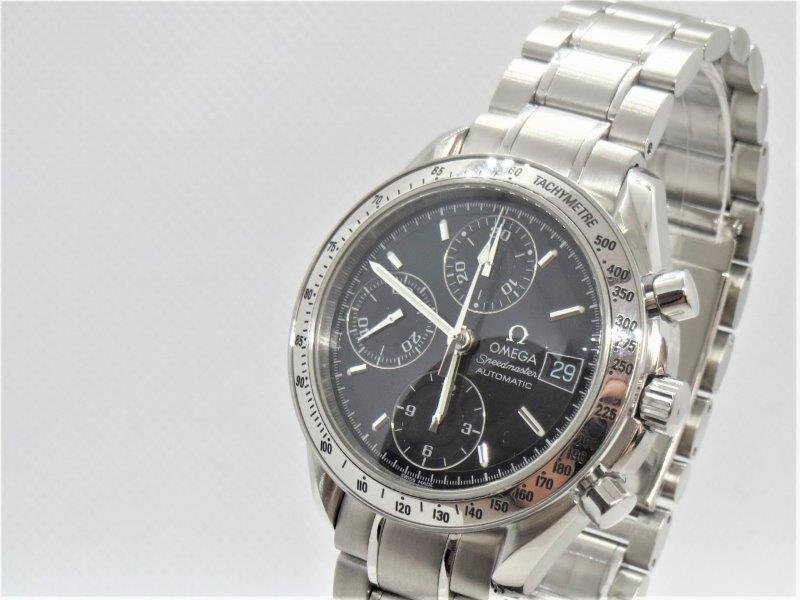 Omega Speedmaster Date ref. 35135000, black with white detailing and date - clasp