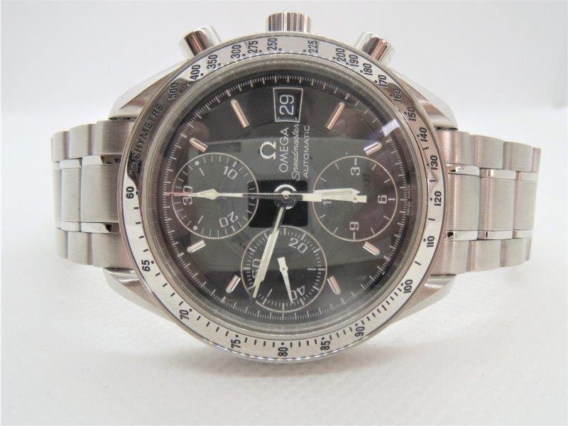 Omega Speedmaster Date ref. 35135000, black with white detailing and date - additional view