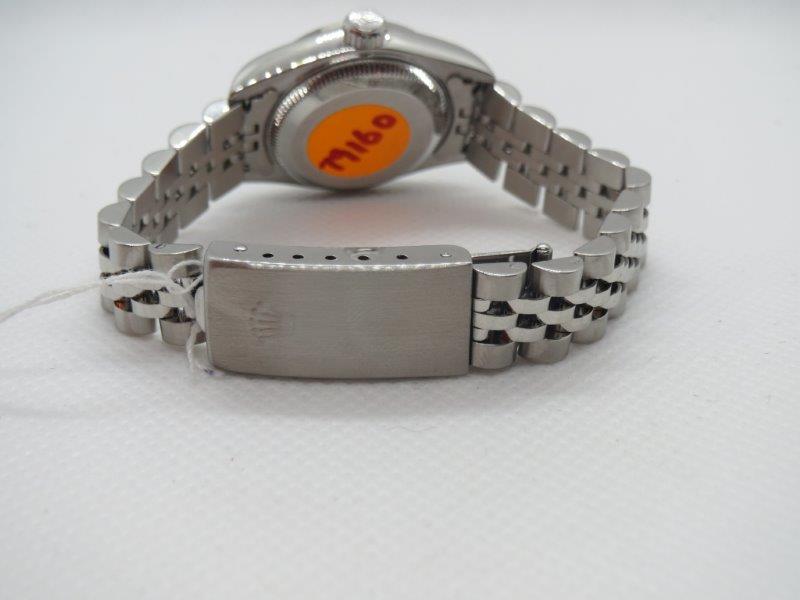 A more distinctive Ladies Rolex Date with Salmon dial. dial