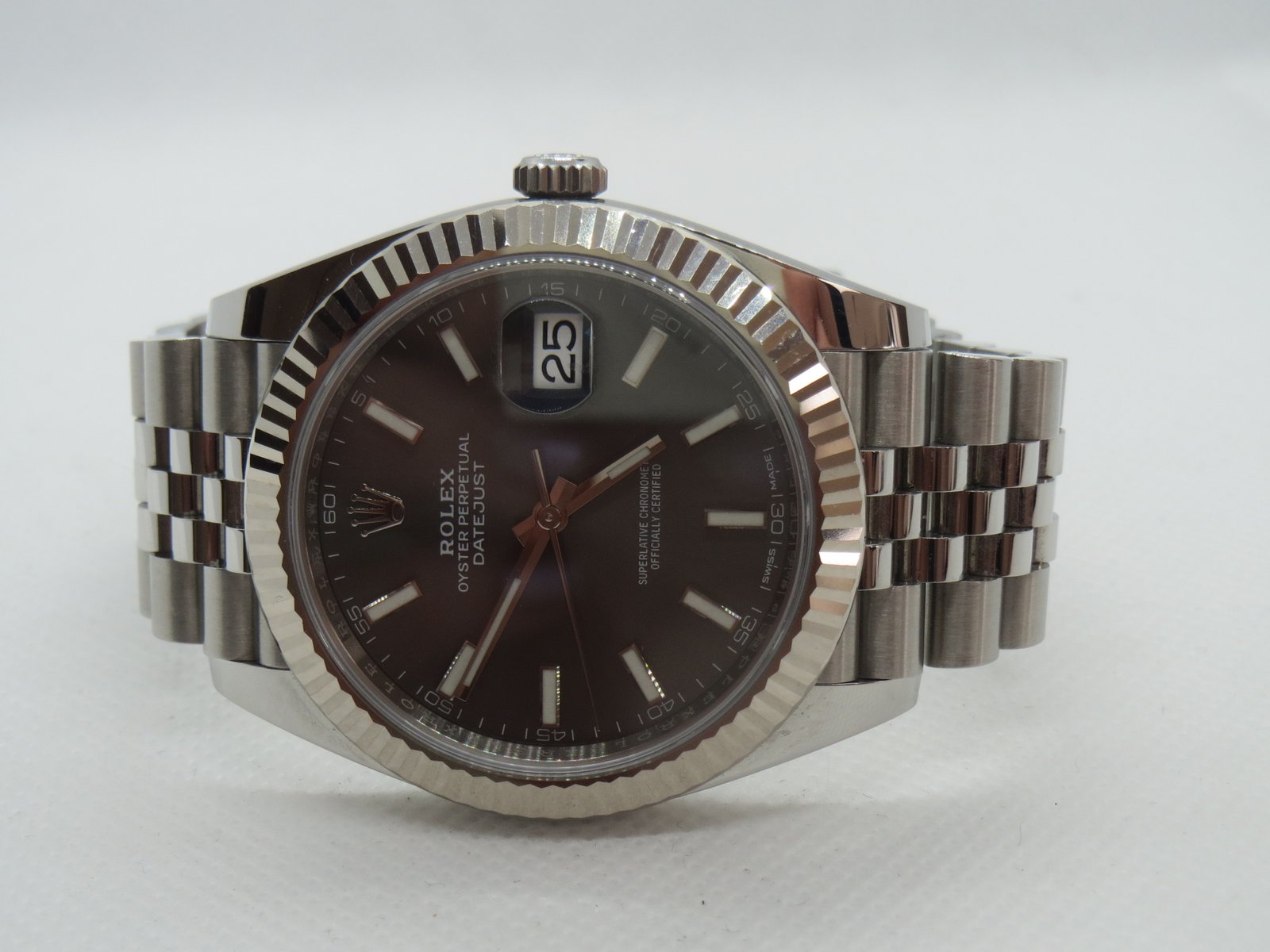 ROLEX DATEJUST ref. 126234, rhodium with baton hour markers - clasp
