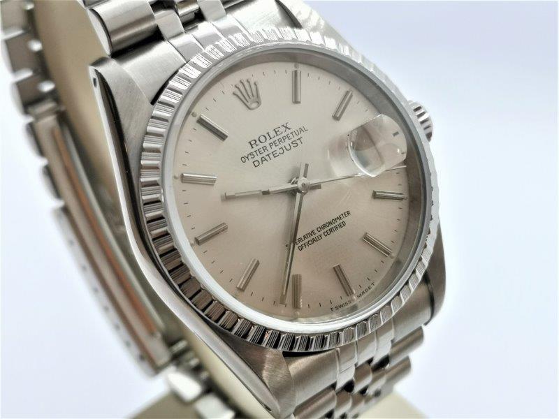 Rare variation of a 36mm DateJust with enginue turned bezel side