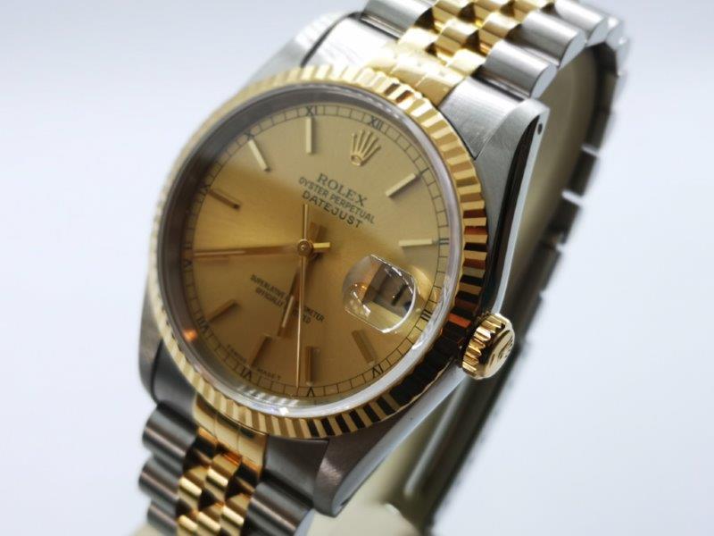 Classic bi-metal DateJust for him or her side