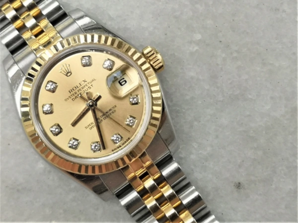 Concealed clasp lady-datejust  front