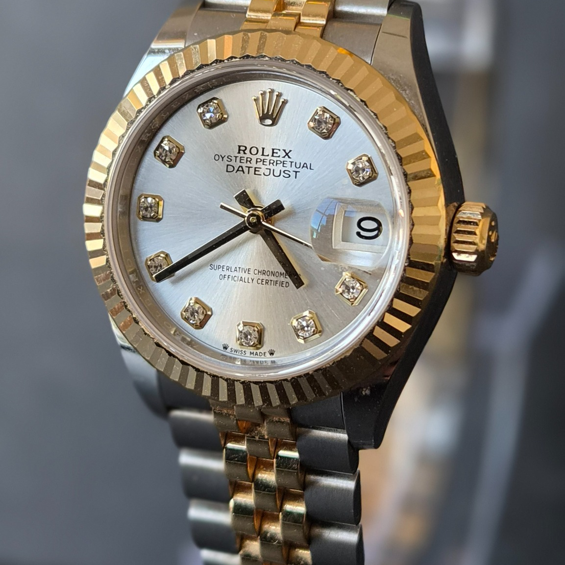 Rolex DateJust 28mm ref. 279173, original silver diamond dot dial - diamond dial