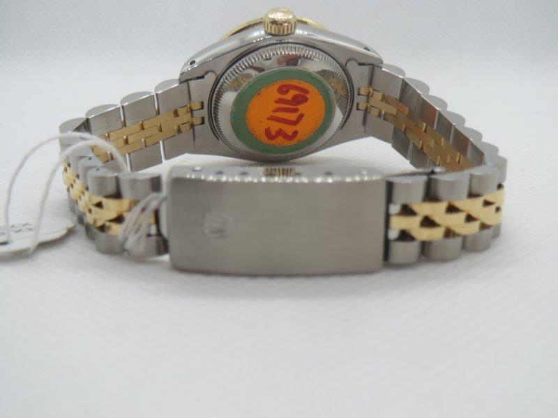 This beautiful Rolex Datejust features Diamonds and Mother of Pearl clasp