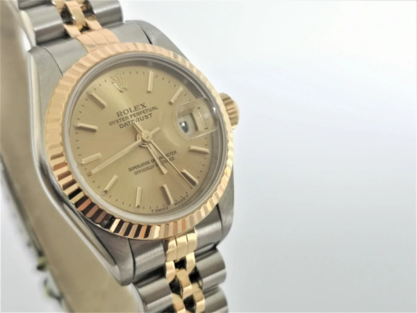 Champagne dial ladies Rolex front