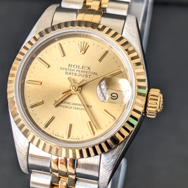 Classic Champagne dial datejust