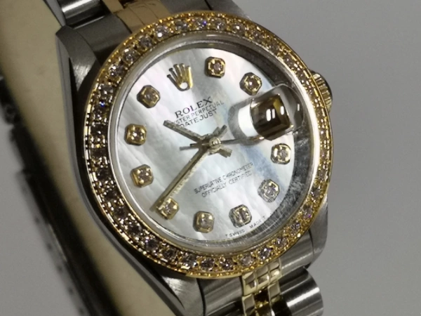 MOP Diamond 26mm Rolex DateJust with B&P front