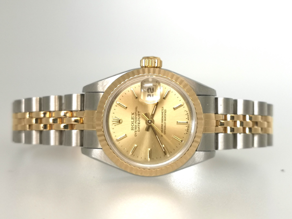 Rolex DateJust for her side