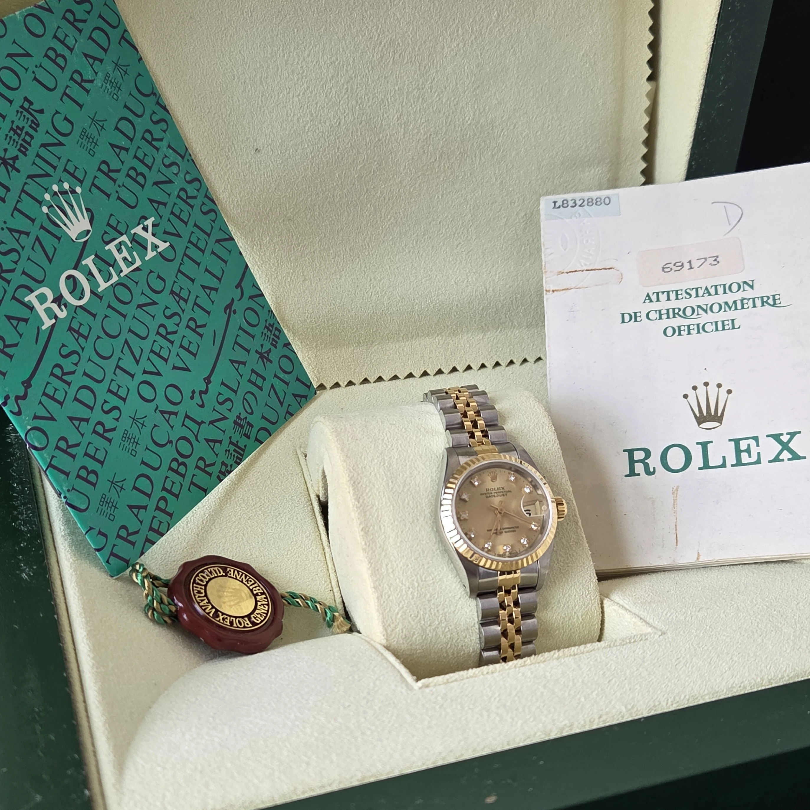 Vintage Rolex DateJust 26mm with Diamonds front