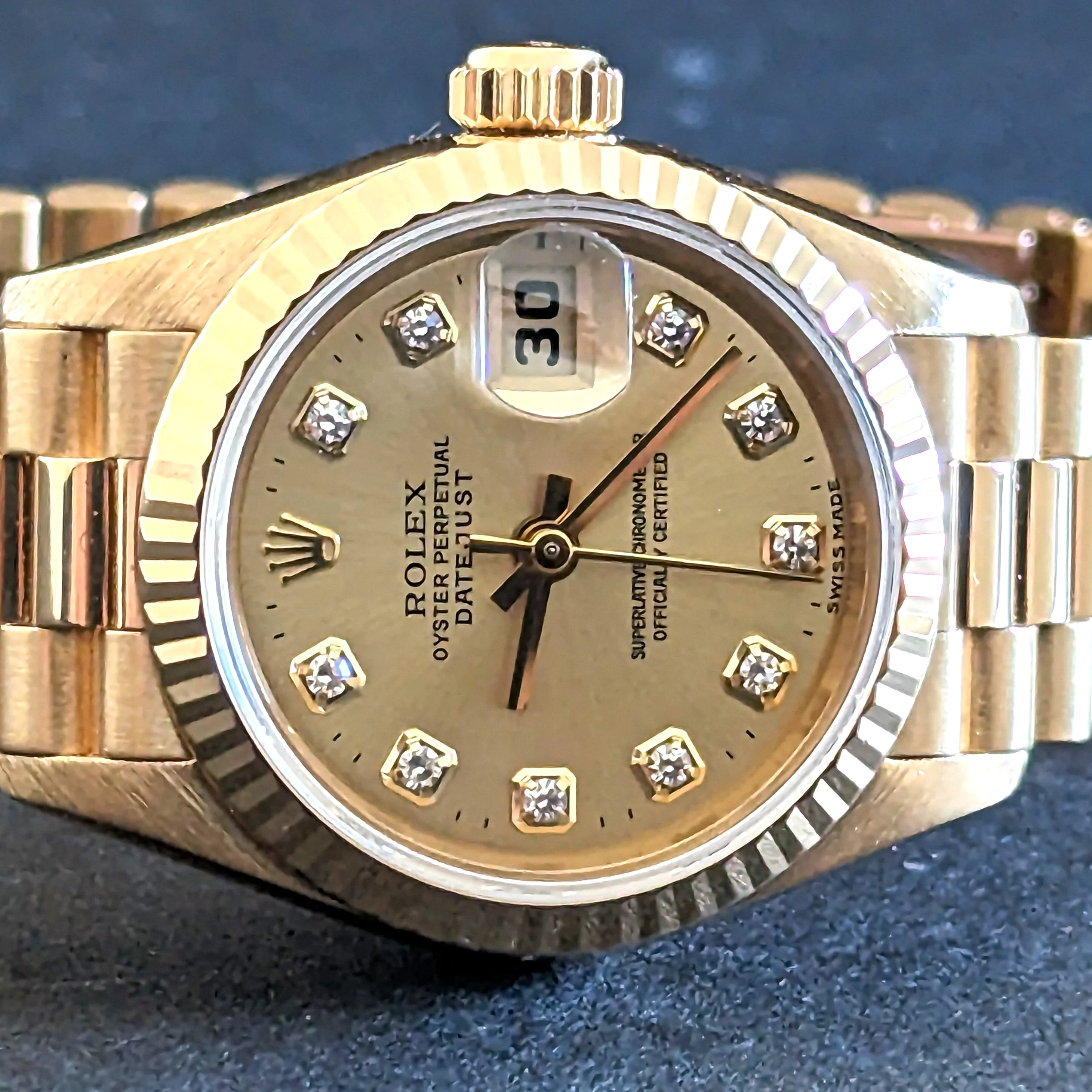 Diamond dial gold ladys DateJust front