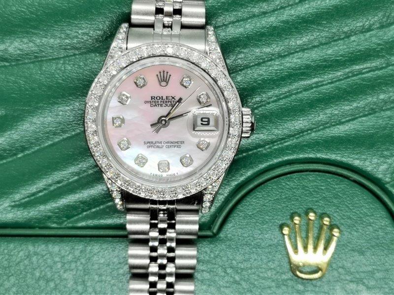 Pink mother of pearl diamond dial clasp