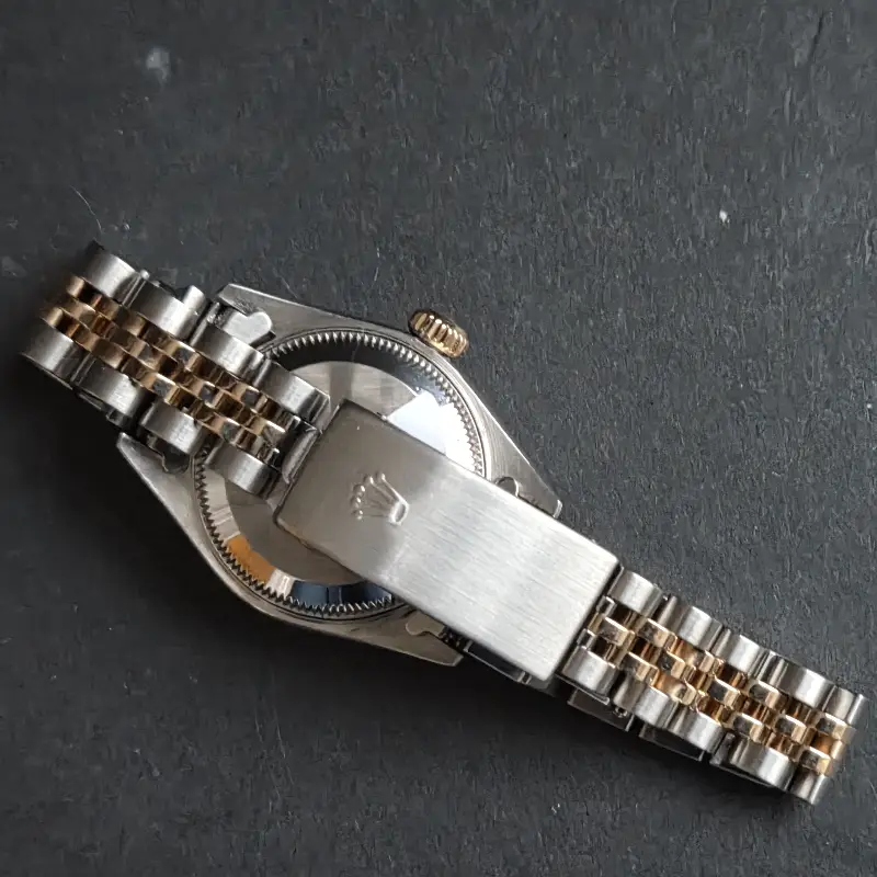 Rolex Lady-Datejust 26mm – A Timeless Statement of Luxury clasp