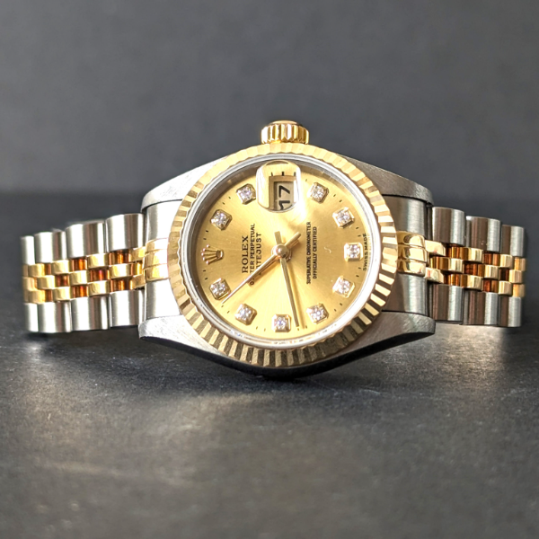 Diamond on champagne DateJust dial