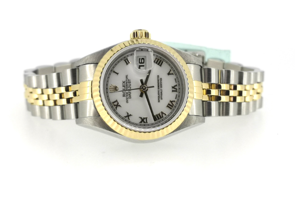 White Dial with Gold Numerals Datejust, bracelet